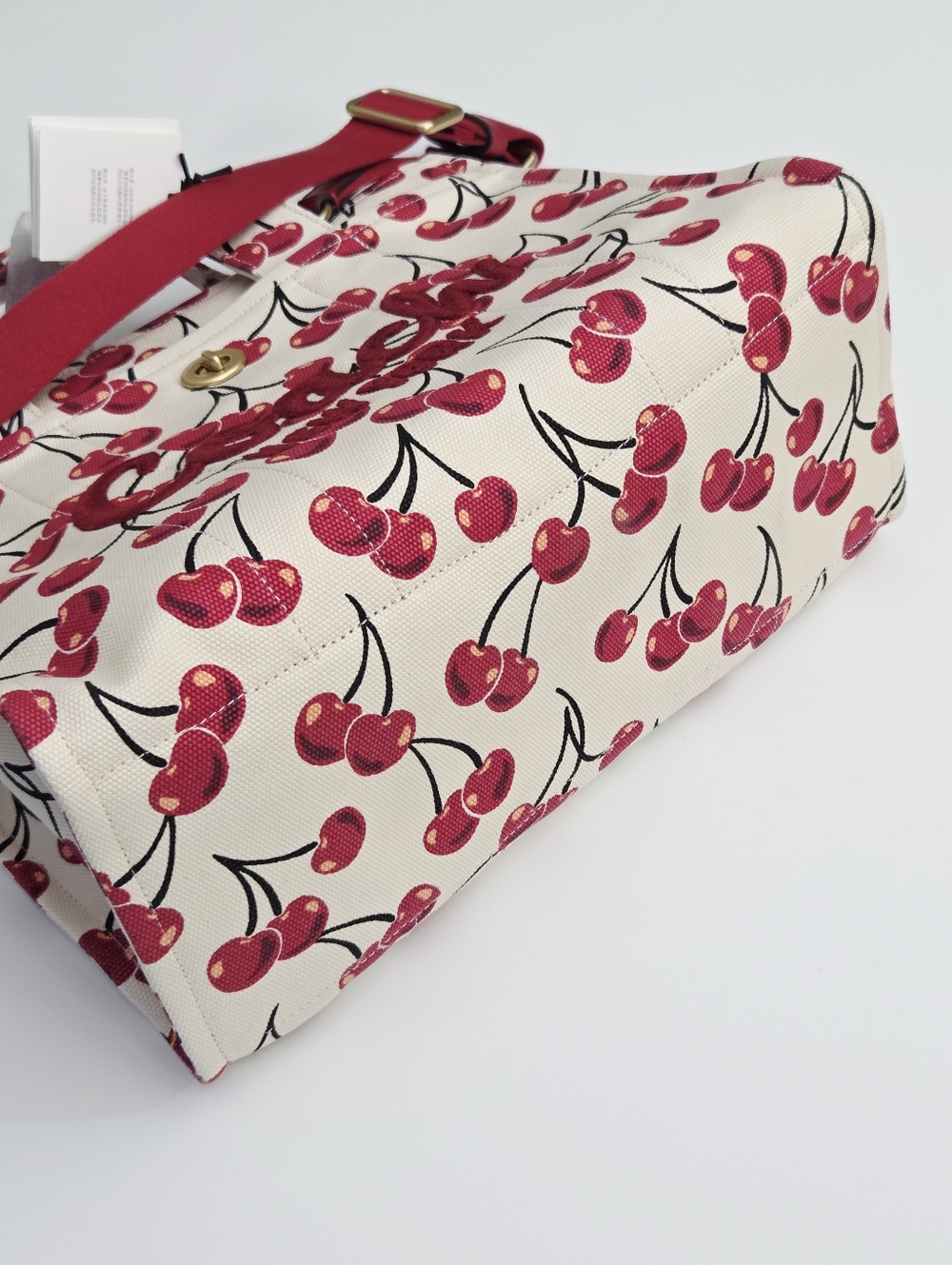 NWT COACH CARGO TOTE BAG WITH CHERRY PRINT - CZ193 LARGEST SIZE - Picture 10 of 10